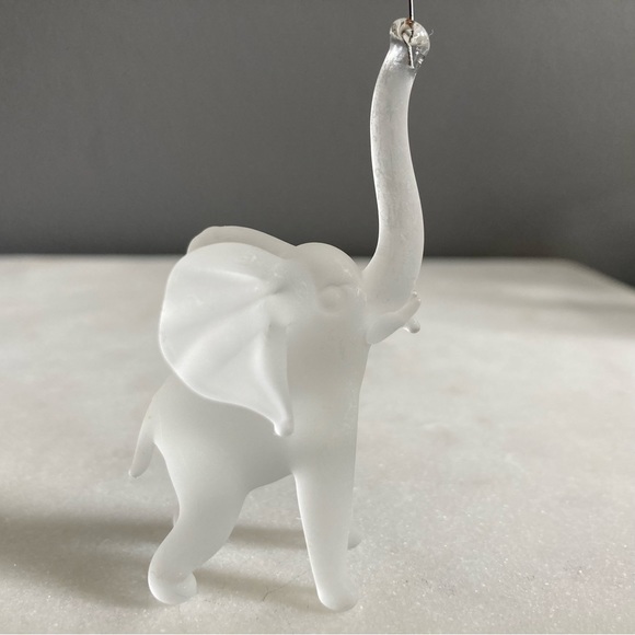 Frosted Glass Elephant Holding A Glass Balloon - Picture 2 of 5
